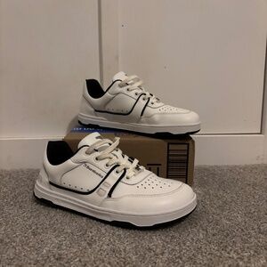 Barebarics Arise Women’s 37 Barefoot Sneaker Black and White